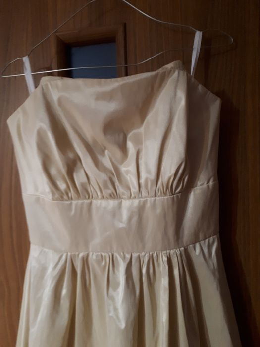 Sukienka w kolorze szampana Swing s