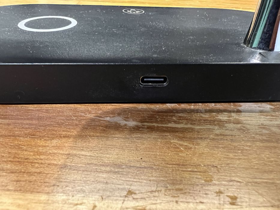 Ładowarka i stand do iphone, airpods i apple watch
