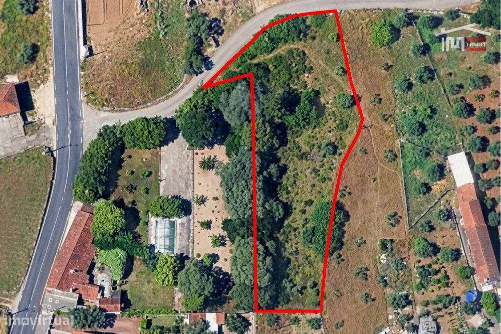 Terreno Com 1576 M² Em Atouguia