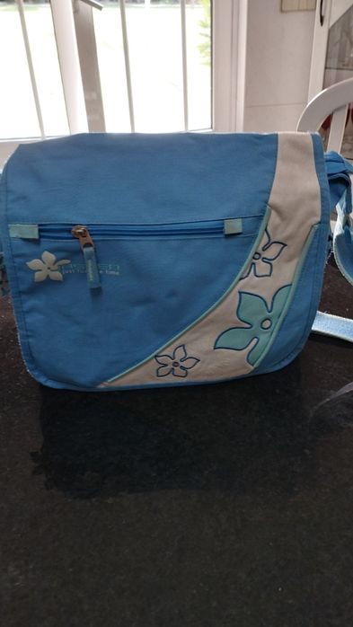 Saco tiracolo. Azul claro,