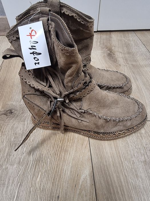 Sprzedam damskie eleganckie buty, przywiezione z Wielkiej Brytanii