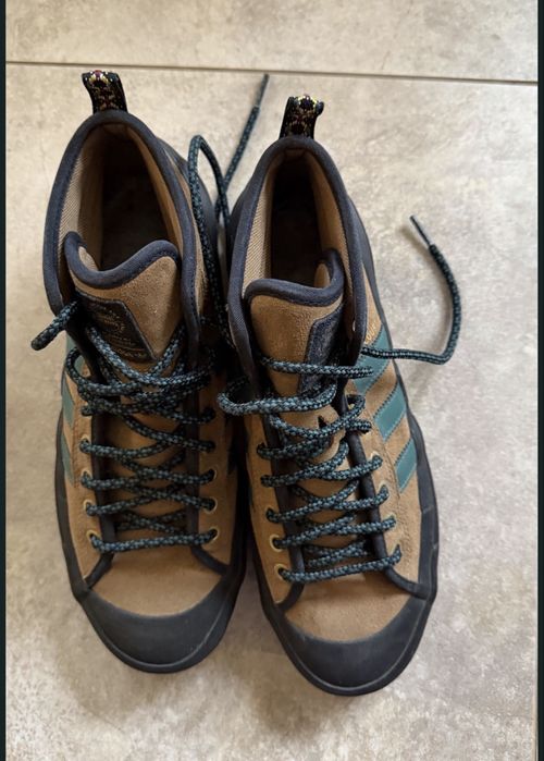 Аdidas.