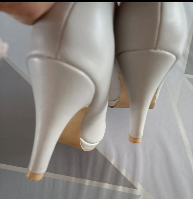 Warto! Buty czółenka - 2 pary, szare rozm.37 + laczki gratis