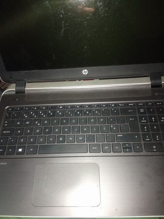 Computador HP com carregador e bateria funcionavel