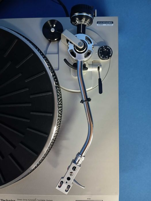 gira-discos THECNICS SL-D2