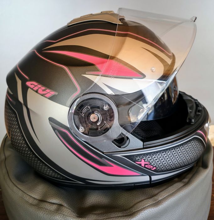 Capacete Modular Givi X.21 Challenger — Tamanho S

Vende-se capacete G