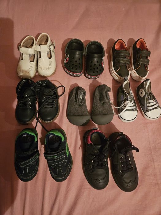 Saptos novos para menino