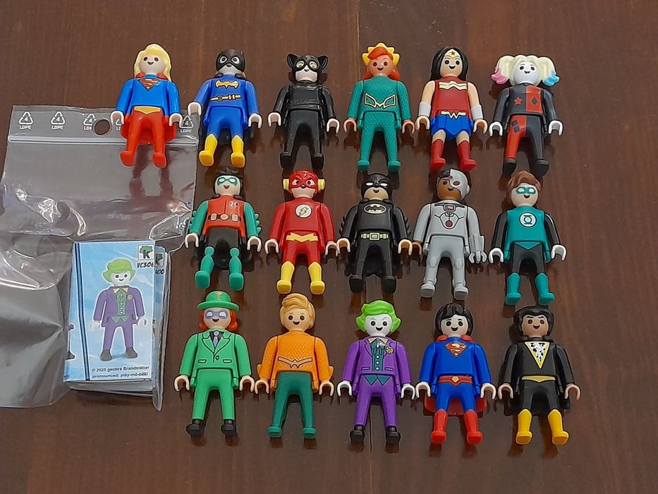 Coleção completa DC COMICS 16 bonecos