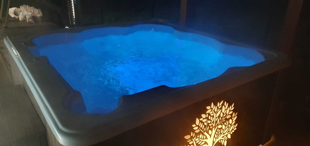 Jacuzzi całoroczne ogrodowe nowe gwarancja od producenta 2 masaże