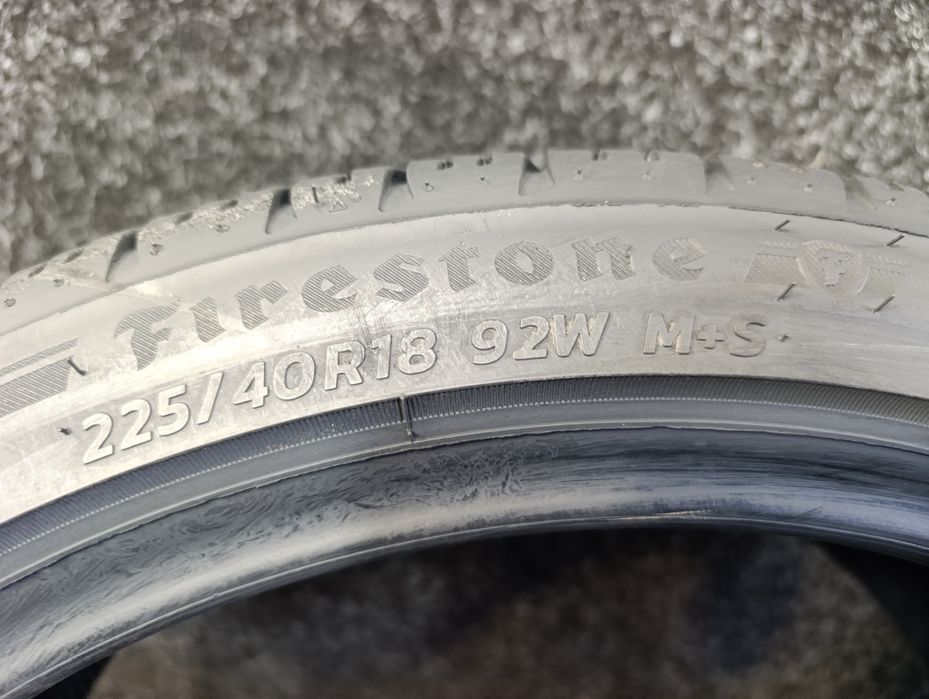 Шини 225/40R18 Firestone (всесезонні)