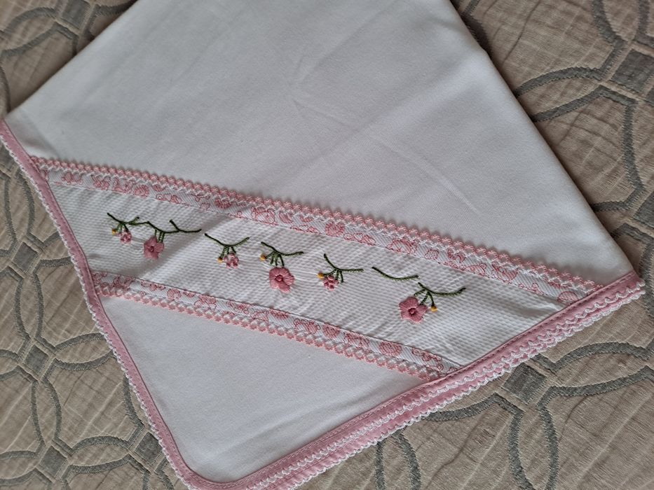 Fralda de bebé com bordado Madeira