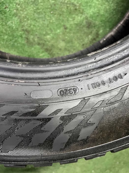 Шини 225/65 r17 Nokian Висота протектора 8мм.
