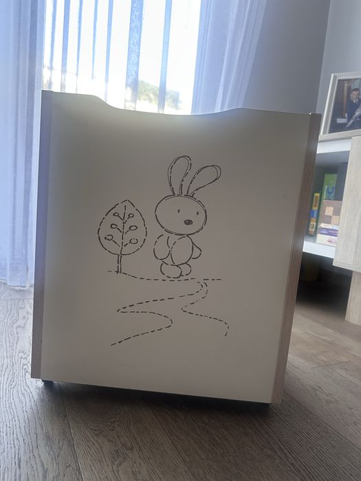 Piekna skrzynis ma zabawki