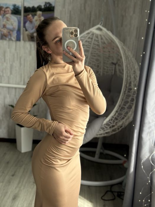 Сукня бежева розмір с