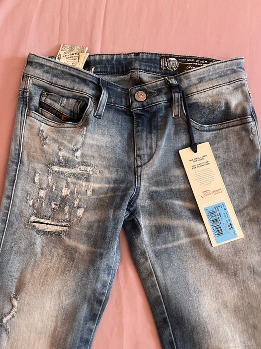 Wyprzedaż końcówek spodnie damskie Diesel.