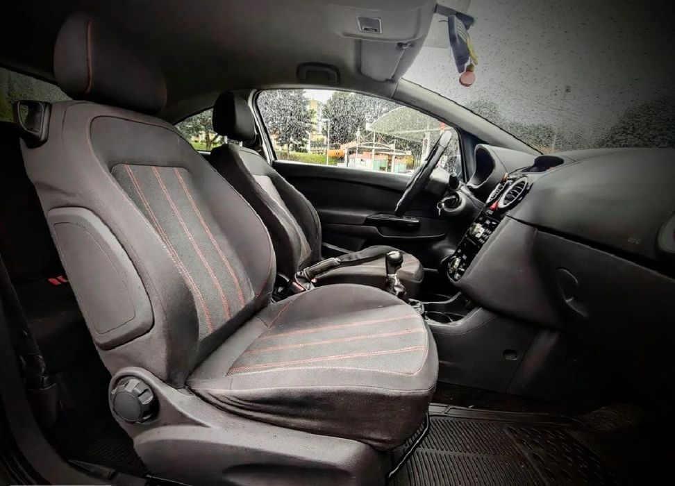 Opel Corsa Black Edition Nacional