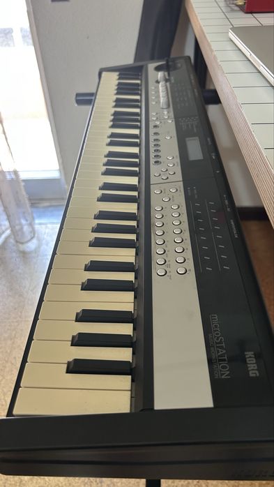 Teclado Korg Microstation