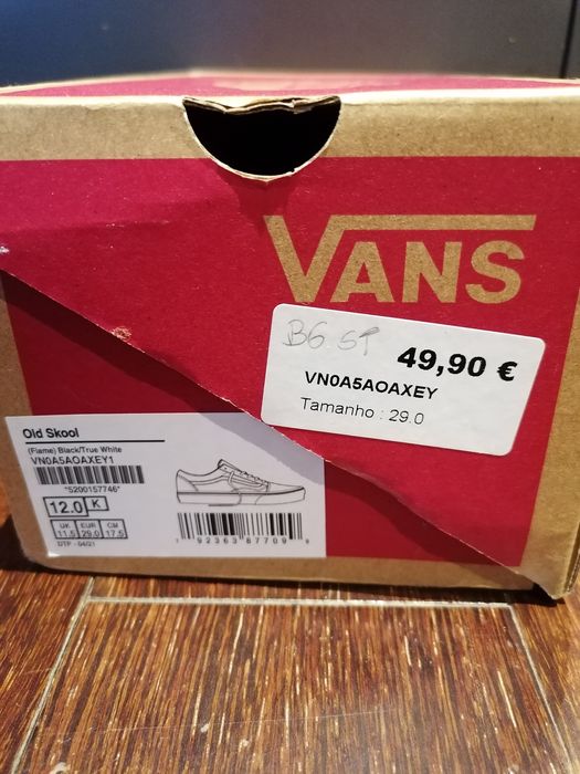 Sapatilhas Vans tamanho 29