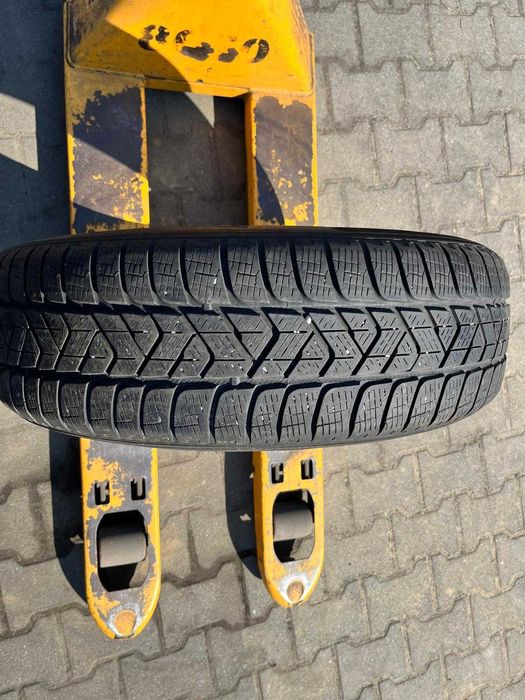 Opona zimowa Pirelli Scorpion Winter 215/65 R17 99H DOT20 #3945