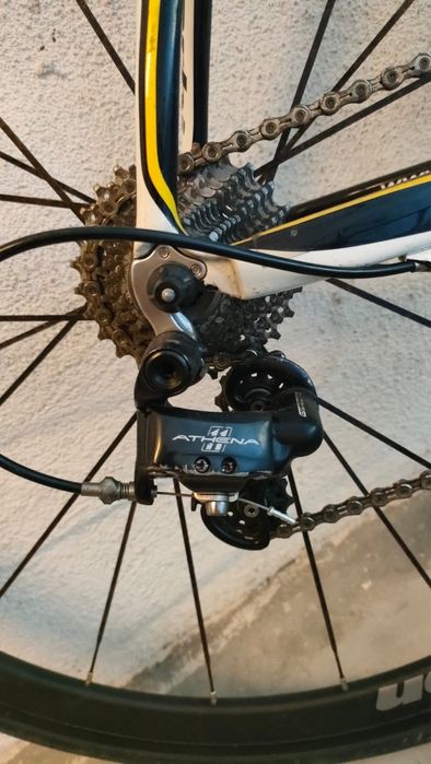 Bicicleta de estrada Jorbi Ultimax em carbono