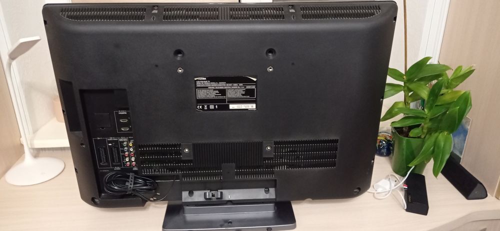 Телевізор TOSHIBA 32AV501P