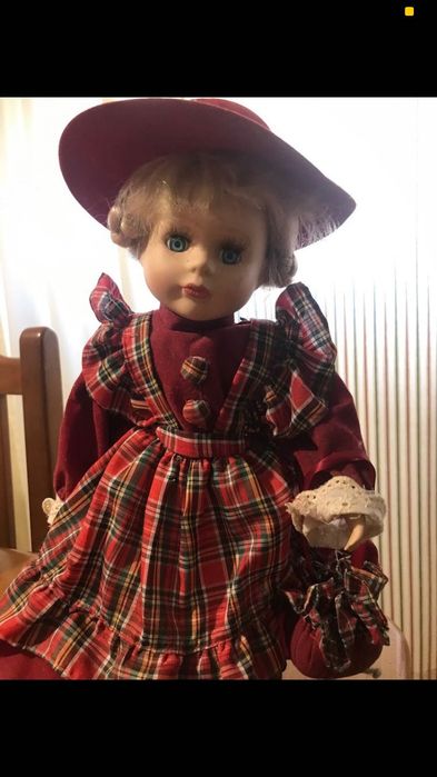 Boneca de porcelana vintage