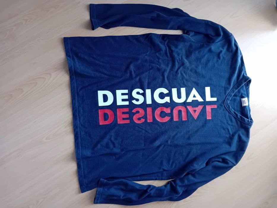 camisola - sweat shirt da marca "Desigual".