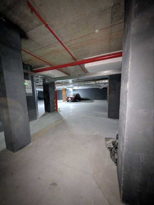 Продам паркомісце в ЖК Липки