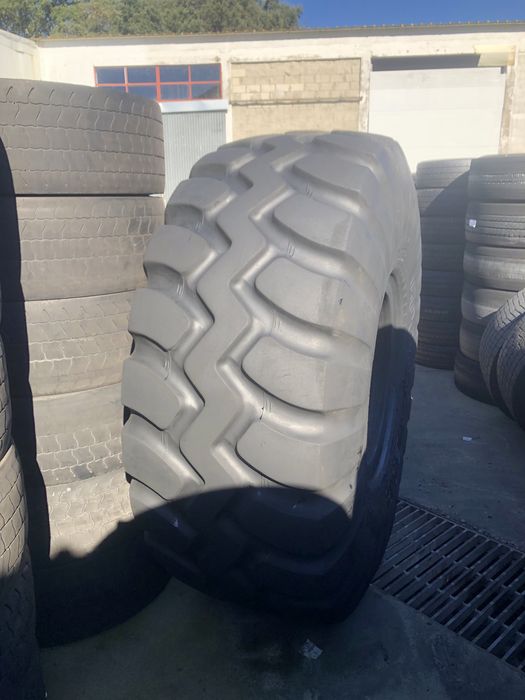 26.5 25 Goodyear seminovo