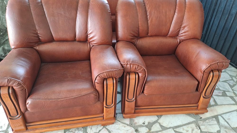 2 poltronas e 1 sofá cama