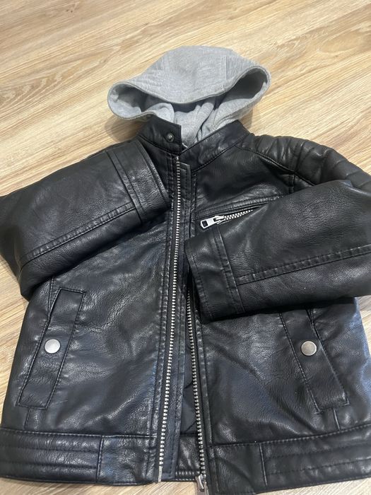 Кожана куртка на хлопчика