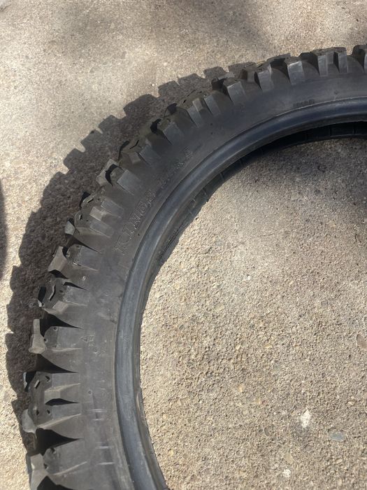 Pneus 3.50-18 e 2.75-21 para CASAL 125 K276