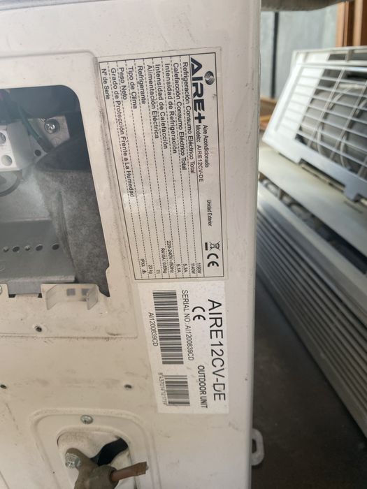 2 Ar condicionado completos a funcionar.