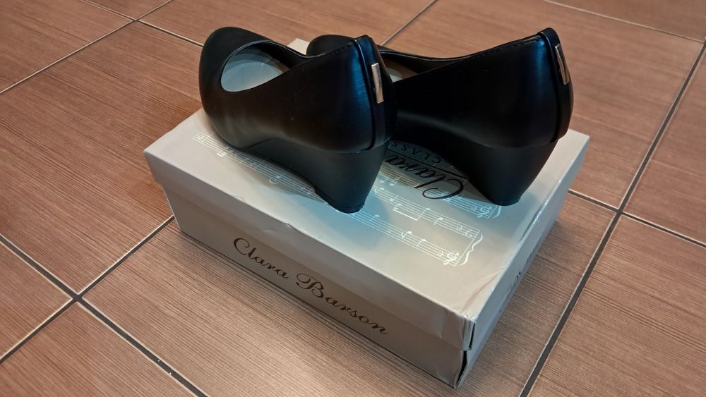 Buty Clara Barson  39 nowe