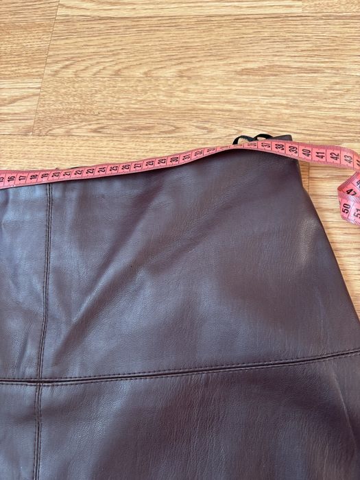 Шкіряна спідниця