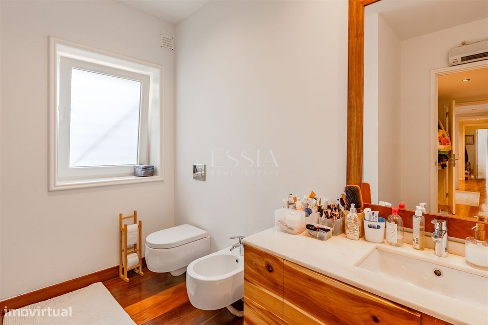 Apartamento T4 na Foz Velha a 150 metros do mar