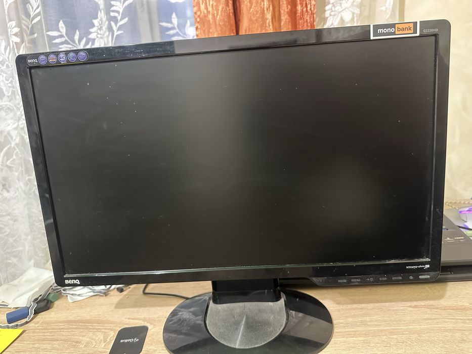 Монитор BenQ G2220HD