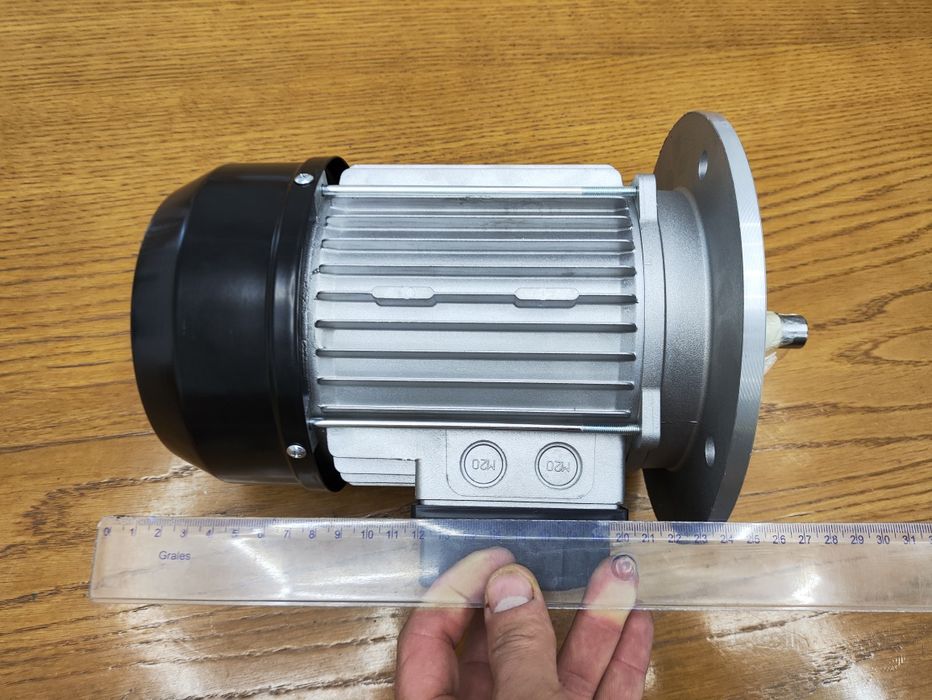 Nowy silnik elektryczny Simel 230/380V – 1.1 kW – 2880/3490 obr/min