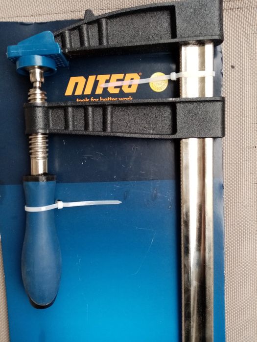 Scisk śrubowy duży metalowy Nowy