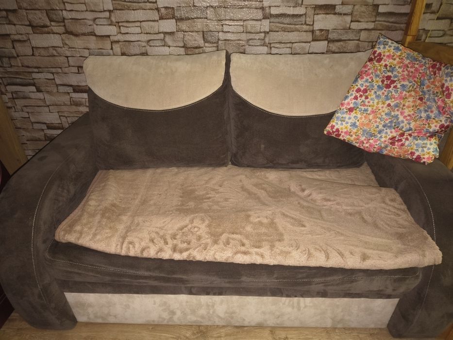 Sofa dwuosobowa rozkładana