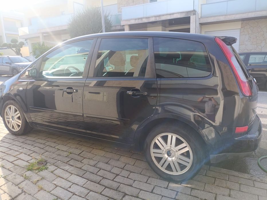 Ford Focus C-Max 1.6 TDCi Ghia – Bancos em Pele – Full Extras (2005)