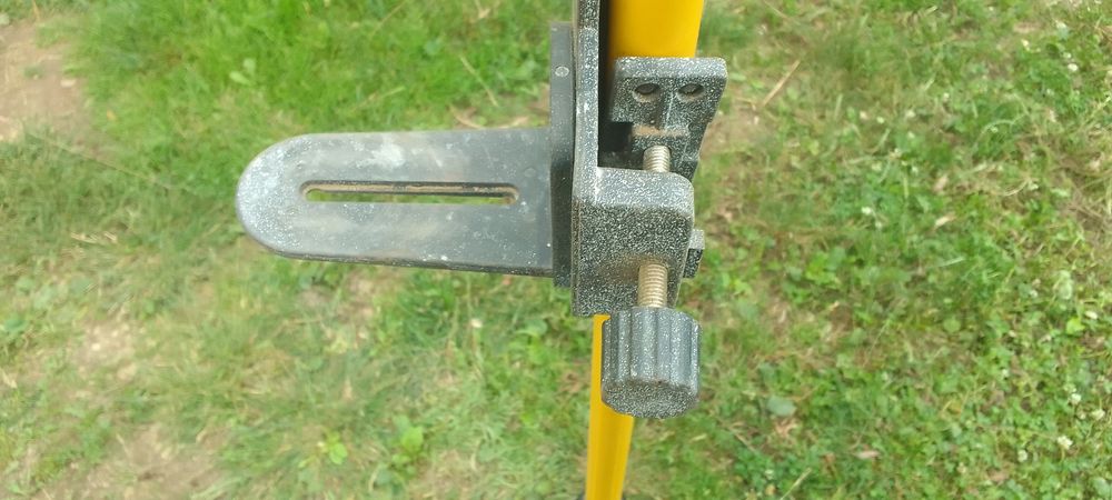 Штатив з кріпленням  для лазерного рівня