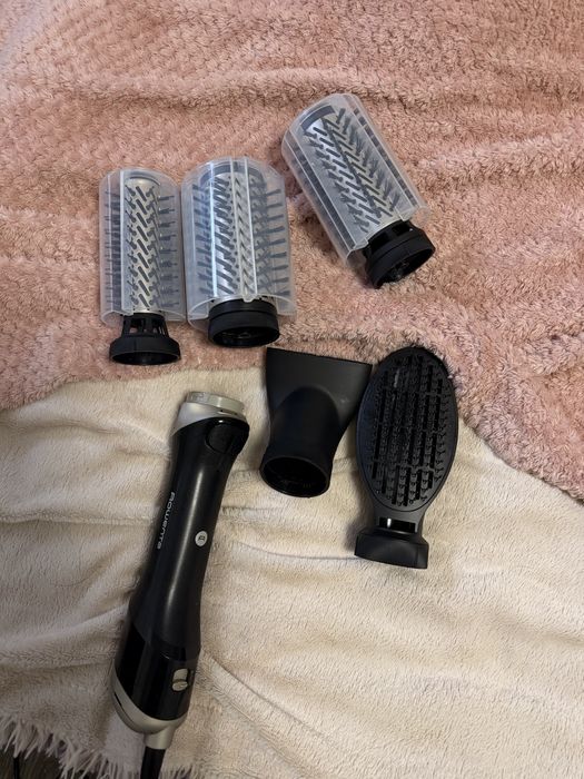 фен-щітка Rowenta Renewal Brush Active UB9540F0.