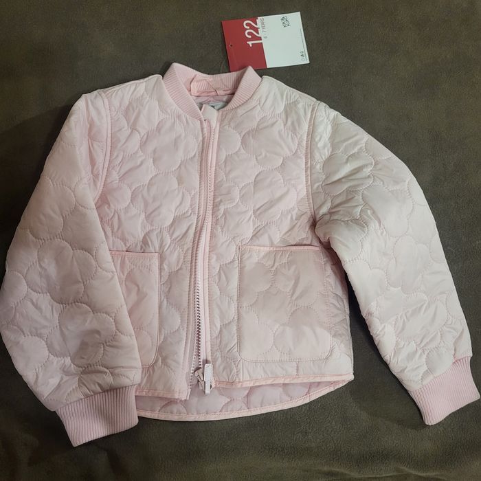 Продам нову куртку, сезон весна-осінь.