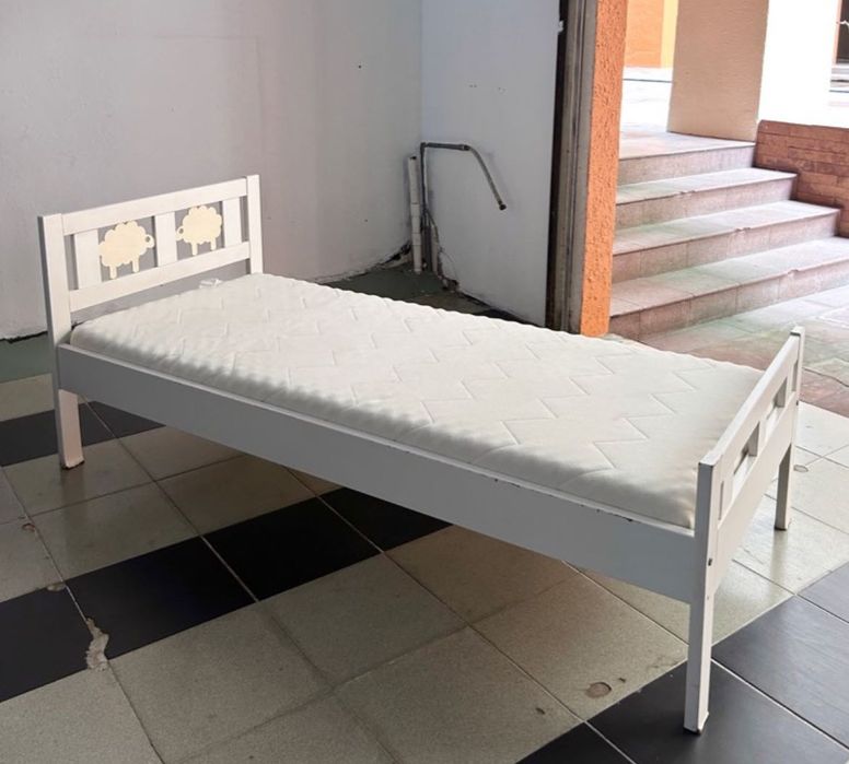 Cama infantil para criança IKEA 70x160cm