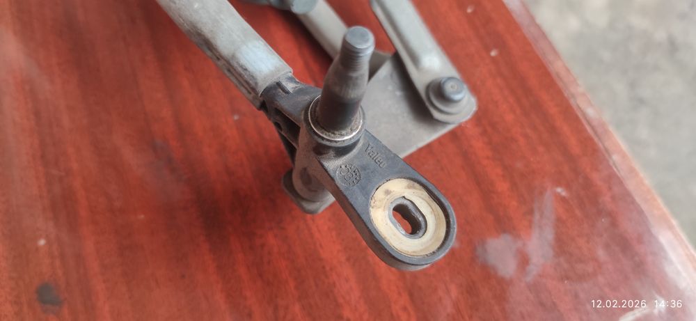 Трапеция Дворников  Ауди А4