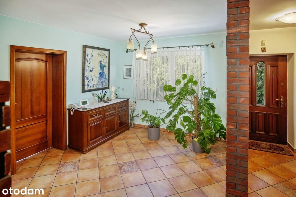 DOM umeblowany do zamieszkania 232,5 m2 ; 6 pokoi