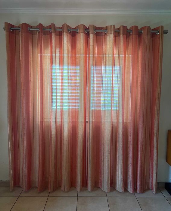 Cortinas com varão inox