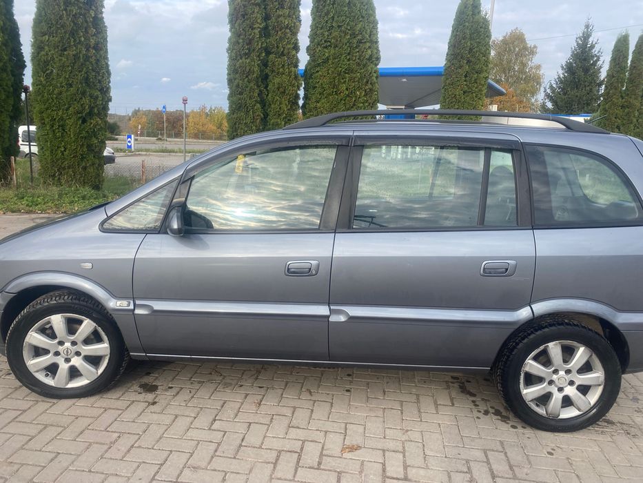 Opel Zafira 1.8 бензин