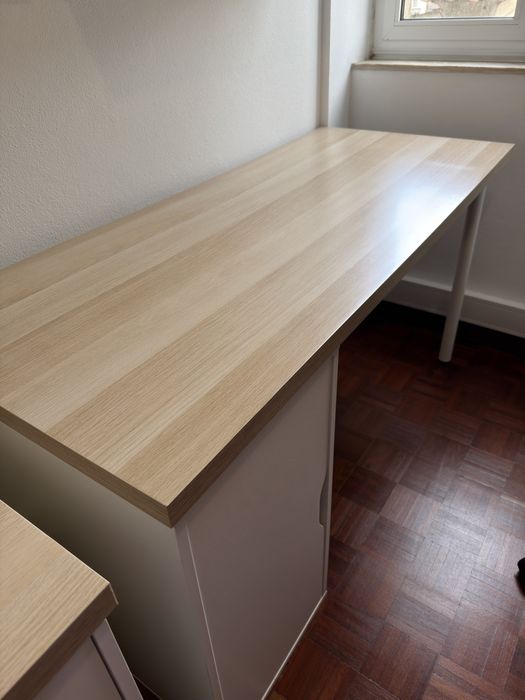 Mesa secretária